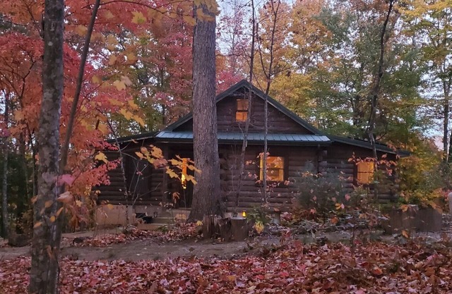 Fall Foliage Cabin on 11 acres with Lake/Mtn. Views!