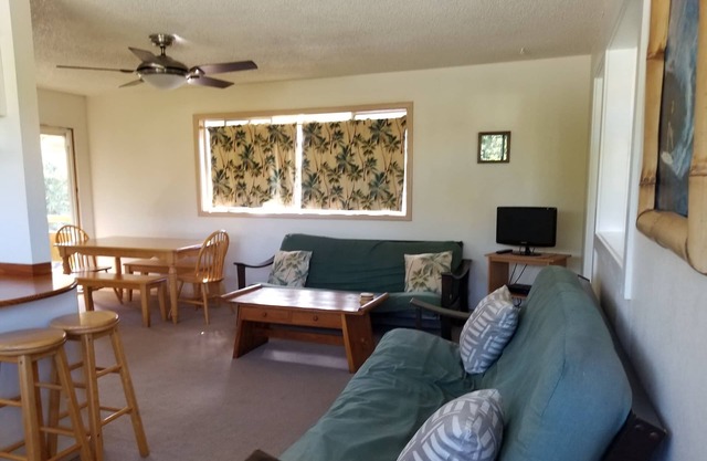 FALL SPECIAL~ONLY 139USD~A GREAT LOCATION~JUST STEPS 2 THE BEACH ON SUNSET POINT