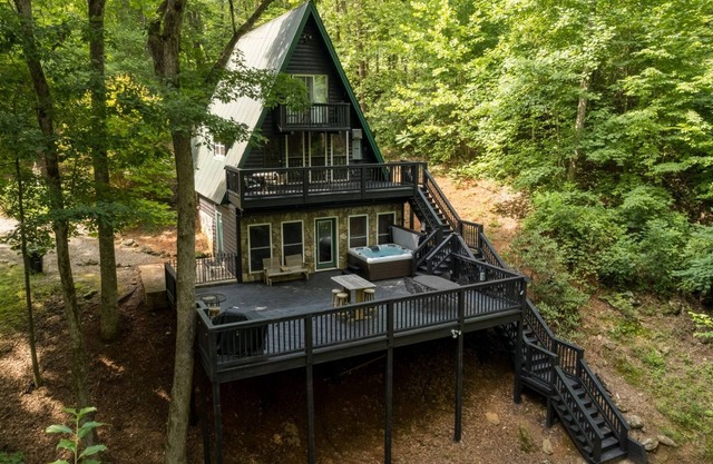 Falling Waters at Mustang Creek - A-Frame Lodge w/Hot Tub & Your Own Waterfall