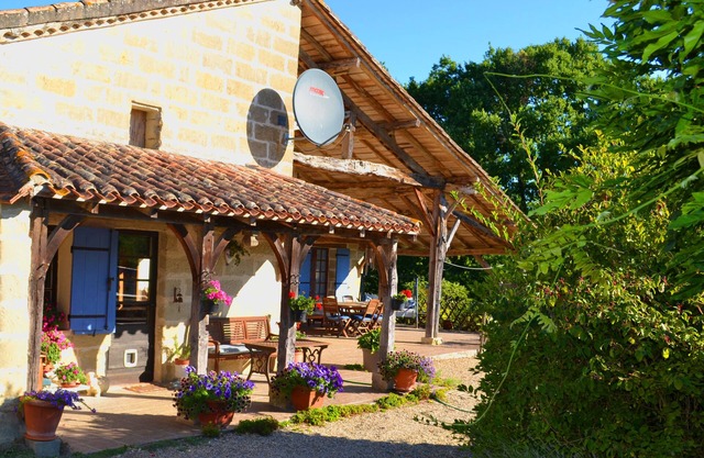 Family friendly private getaway just South of the Dordogne