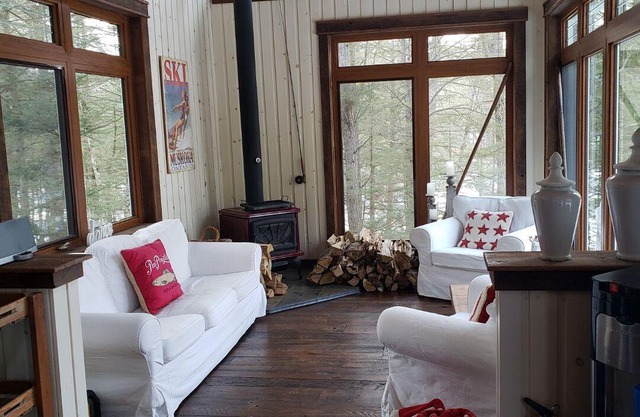FAMILIES ONLY . Large, Quiet, (Multi) Family Friendly Stunning Lake House.