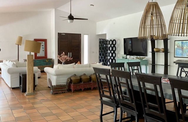 Family beach house - 1 min walk to beach