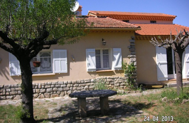 Family country house for 6-8 people,