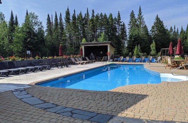 Family escape w private hot tub