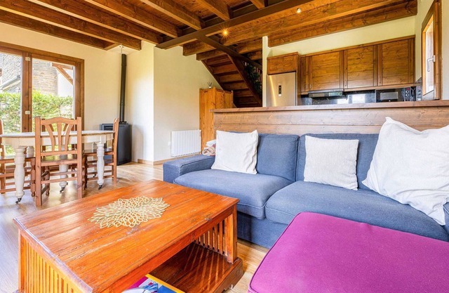 Family friendly in a Quaint Village + Lovely Views