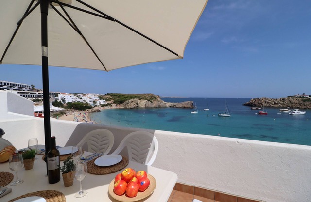Family-friendly, Nice, First-line Apartment with Stunning Beach and Sea views,AC