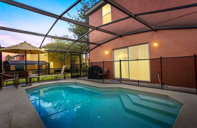 Family-Friendly 3BR Townhome near Disney! — Pool, BBQ & Encantada Resort