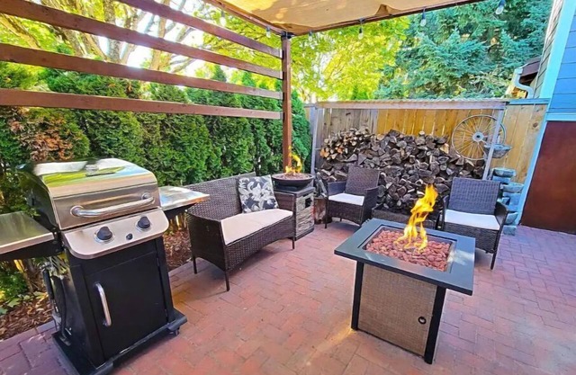 Family-friendly Adventure Awaits by Rec Center Pool & Gym! Patio with Firepits!