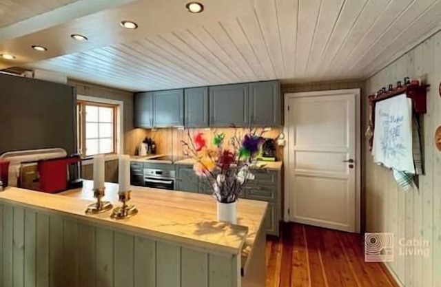 Family-friendly cabin at Sjusjøen with ski trails, sauna and fireplace