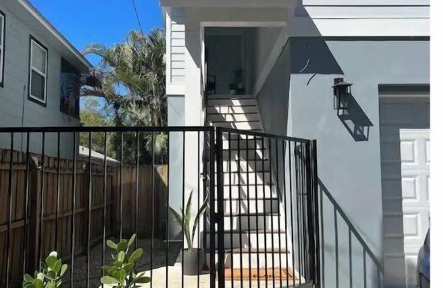 Family Friendly DTSP 2/1 Neighborhood Apt