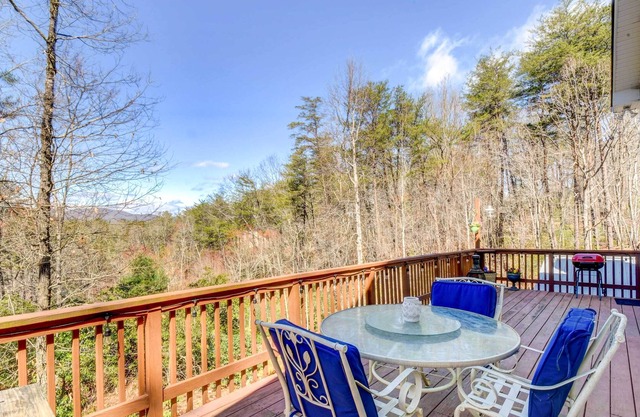 Family-Friendly Dahlonega Home w/ Mtn Views!