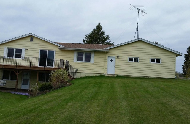 Family Friendly Home on Beautiful Loon Lake