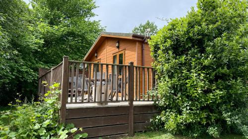 Family Friendly Lodge sleeping 5 with Hot Tub - Devon