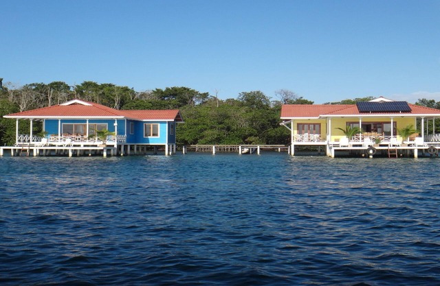 Family-friendly Unforgettable Vacation at over the water house.