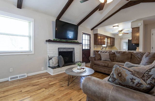 Family Fun at Primrose Retreat - Cozy, Clean & Chemical-Free