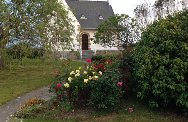 Family holiday home, beautiful 180 degree sea view on the coast and the lighthouse
