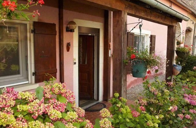 Family home in Brotte-lès-Ray, beds made on arrival