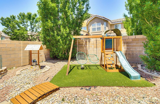 Family Home Near Balloon Fiesta in Albuquerque