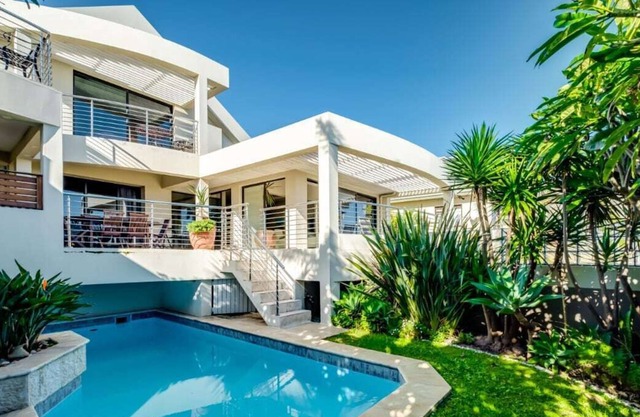Family Home with Garden and Pool Bakoven Blue
