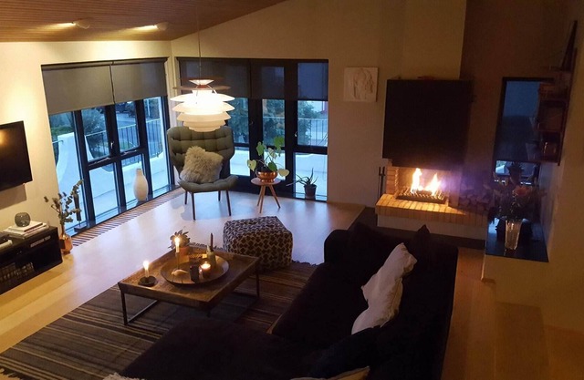 Family house with ocean view - Reykjavik around the corner