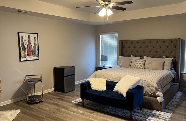 Family/ kids, pet friendly, 20 minutes from downtown, 28 minutes from buckhead.