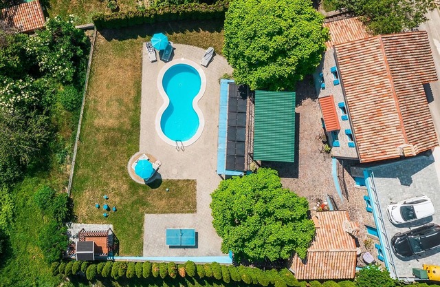 Family oriented, vintage stone villa w/pool in the hearth of Istria.