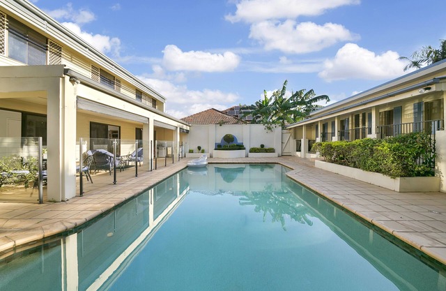 Family/pet Friendly Home With a Swimming Pool in Sherwood, Brisbane