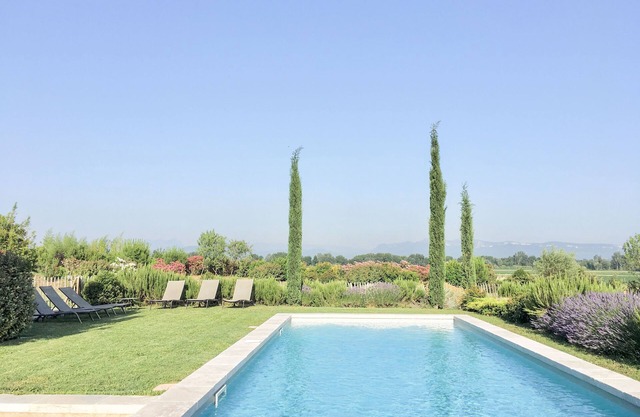Family restored house, for restful, sportiv, cultural sunny holidays Provence
