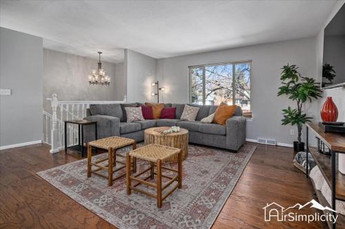 Family Retreat W Yard & Game Room