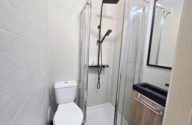 Family sized apartment w/balcony in Albufeira. n2 minutes from the beach!