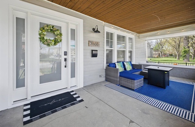 Family Spacious 5BR Retreat w Game Filled Basement Suite