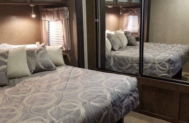 Family Time at Hills Hocking @ Pine Creek Villas: Creek Front