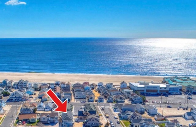Family vacation! 3 min walk to beach & boardwalk, Free coffee and beach passes