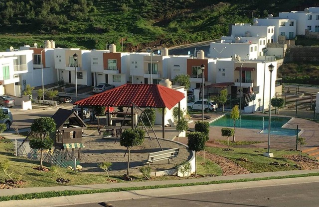 Fantastic & beautiful house close to the beach to relax but business ready