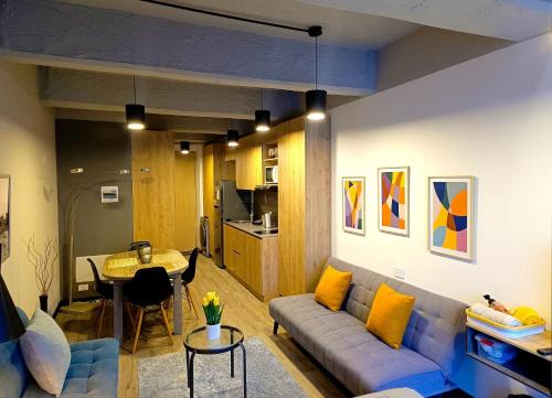 Fantastic Industrial Style Studio Apartment with Panoramic View