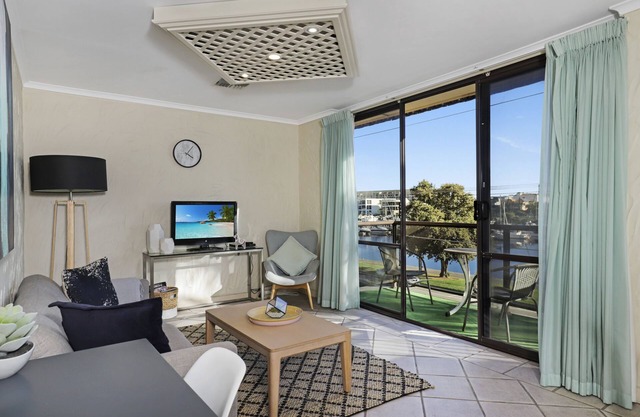 Fantastic Riverview Balcony 2Bdrm | Glenelg North