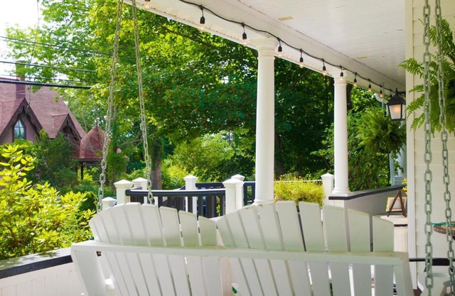 Farmhouse Inn B&B