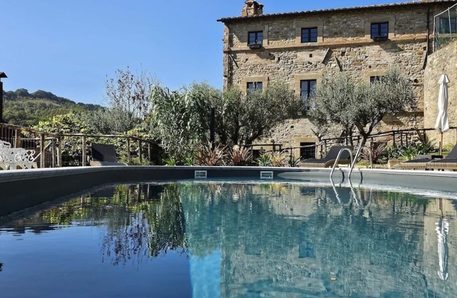 FARMHOUSE WITH PANORAMIC POOL IN PERUGIA/ASSISI IDEAL FOR GROUPS FOR 22 PLACES
