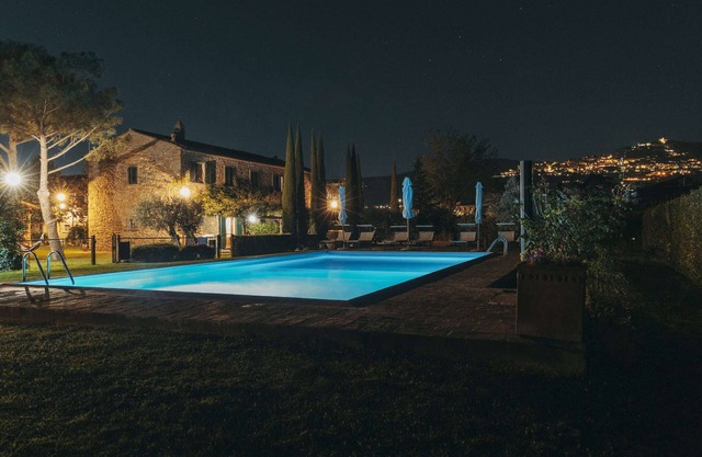 Farmhouse With Swimming Pool in Cortona