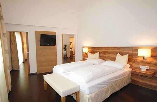 Feel-good suite 4-star deluxe, shower and bath, WC - Relax- & Wanderhotel