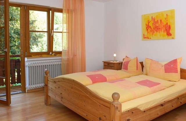 Ferienwohnung Bergfranzenhof, 120qm mit Bakon und Terrasse, 3 Schlafzimmer für max. 6 Personen
