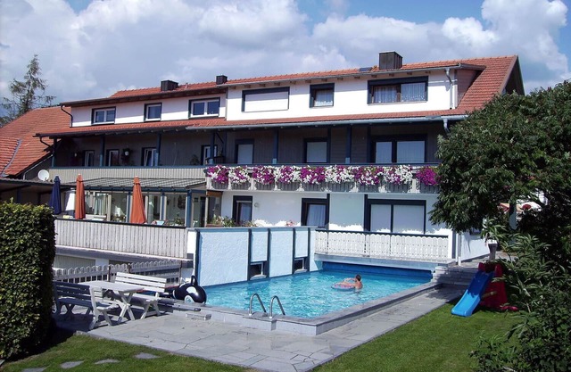 Ferienwohnung für 4 Personen mit Pool, Sauna und Reitmöglichkeit