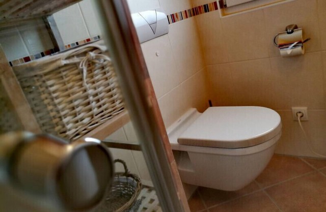 FeWo Luino, 50qm, 1 Schlafzimmer, max. 4 Pers., WLAN, Parken, Wasch- & Geschirrspülmaschine, Balkon