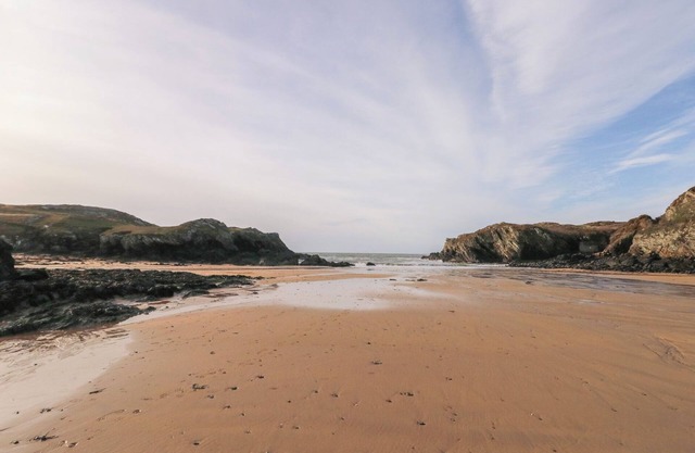 Fferm Porthdafarch South Farm House