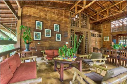 Finca Anjala - Architectural lodge on sustainable