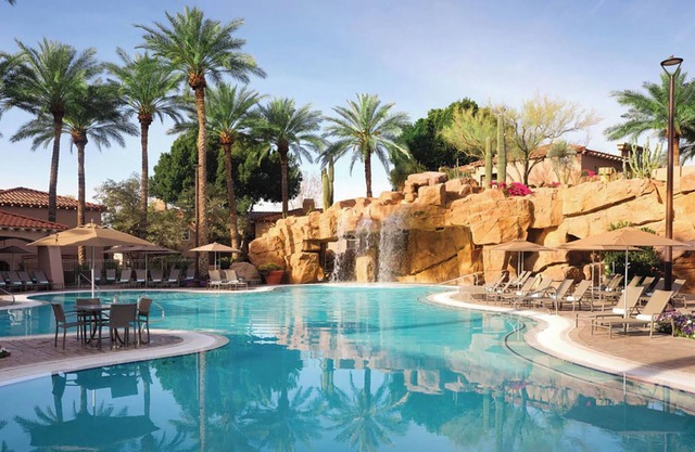 𝐅𝐢𝐧𝐝𝐢𝐧𝐠 𝐌𝐞𝐢𝐥𝐢 Desert Oasis Resort Amenities Included! 1BR SUITEn