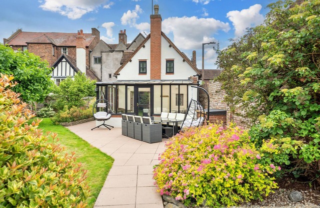 Finest Retreats | Barn Cottage