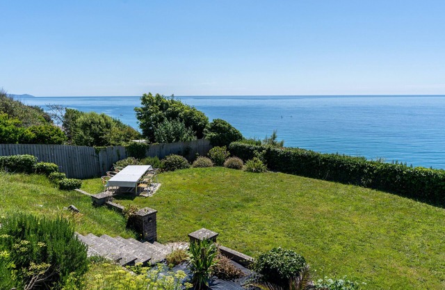 Finest Retreats | The Artist's Studio