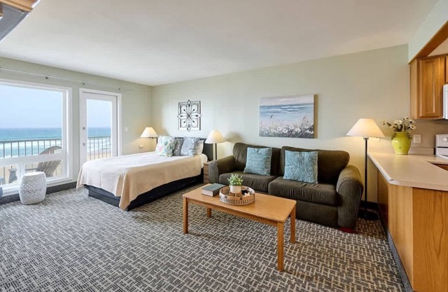 Fireplace Suite With King Bed, Full Kitchen, Ocean Views - Heated Indoor Pool an