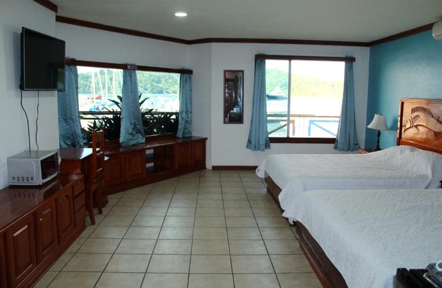 Fish Hook Marina Hotel